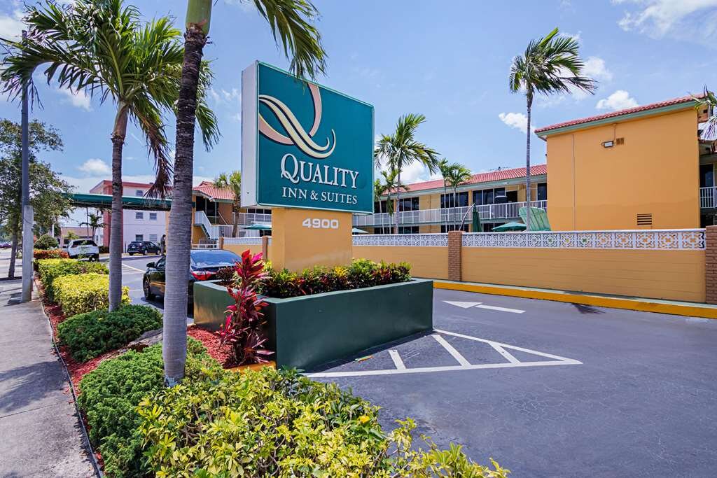 QUALITY INN SUITES HOLLYWOOD BOULEVARD 122 1 5 6 Updated