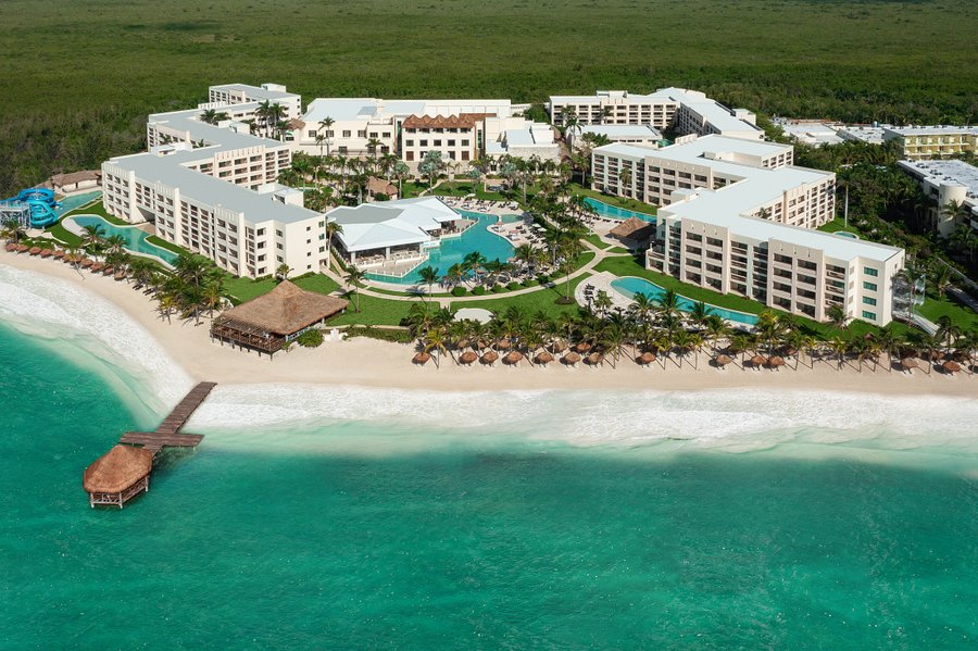 where is hyatt ziva riviera cancun located