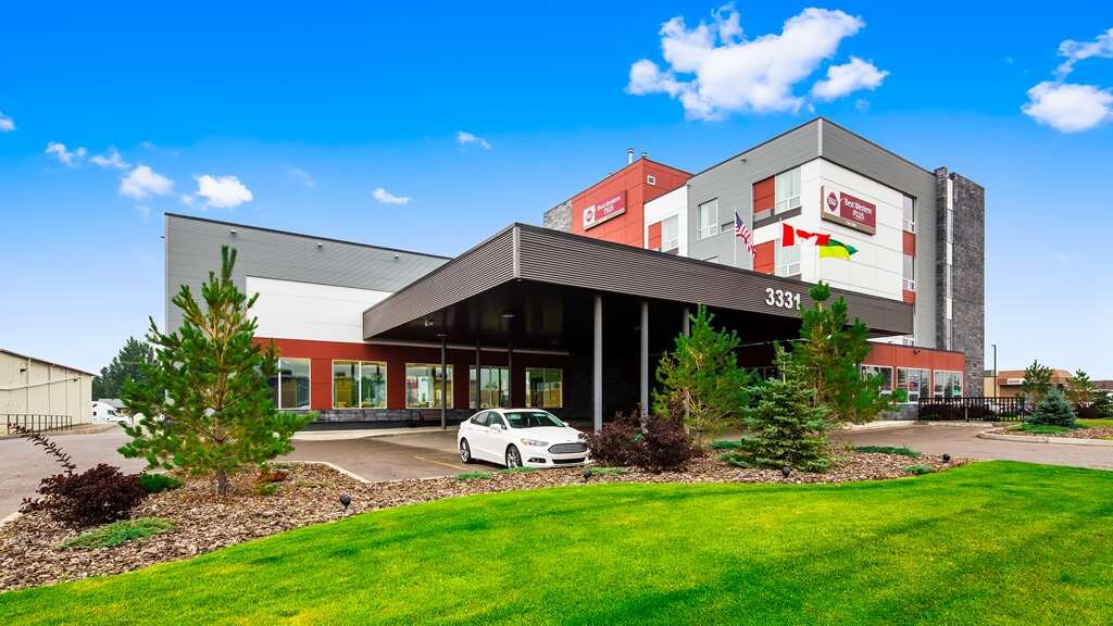 BEST WESTERN PLUS EAST SIDE Updated 2024 Reviews Photos Prices   Hotel Exterior 