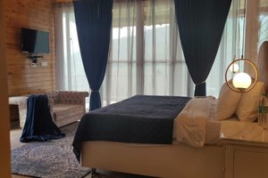 Room & Suite