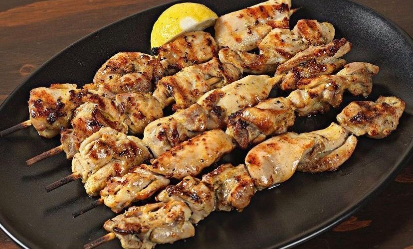 Μαριναρισμένα σουβλάκια κοτόπουλο, με αγάπη! 
Marinated chicken skewers, with love!