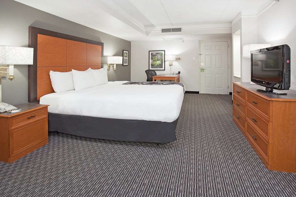 LA QUINTA INN BY WYNDHAM DENVER GOLDEN Updated 2024 Prices Motel   Guest Room 