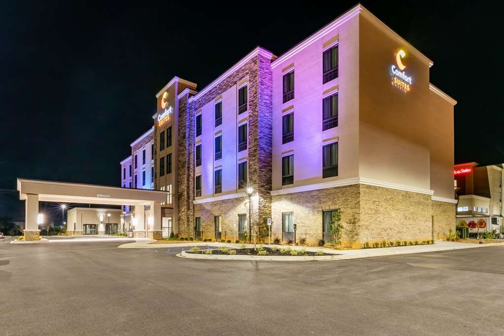 COMFORT SUITES $112 ($̶1̶2̶4̶) - Updated 2023 Prices