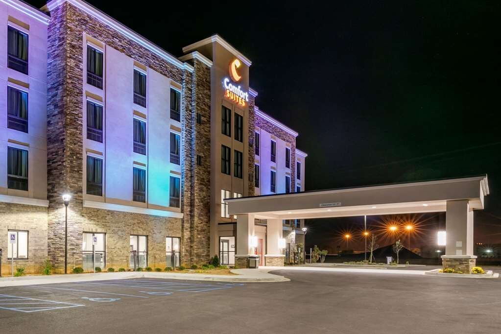 COMFORT SUITES $112 ($̶1̶2̶4̶) - Updated 2024 Prices & Hotel Reviews ...