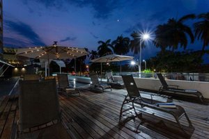Piscina y playa
