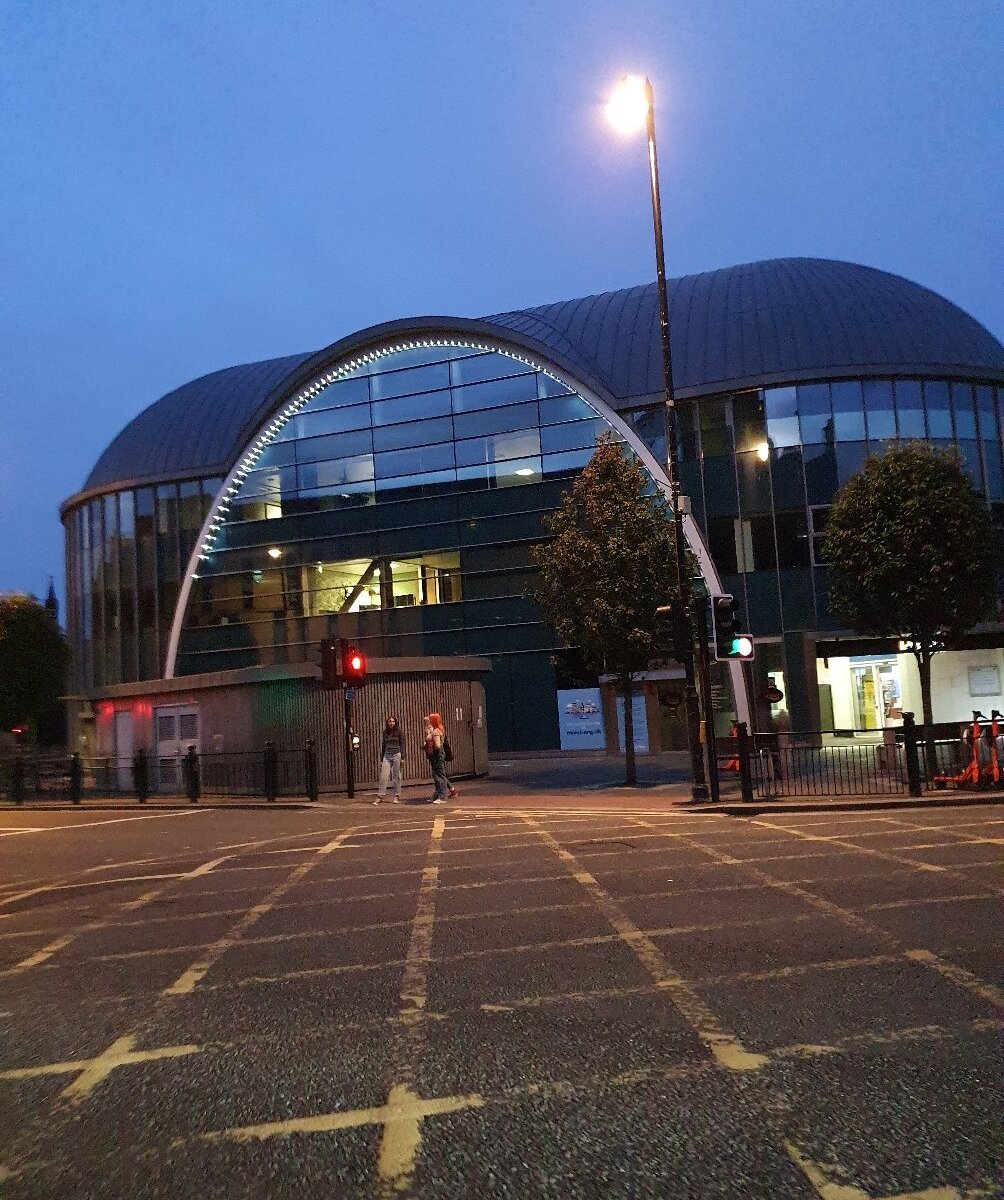 haymarket-metro-station-building-newcastle-upon-tyne-ce-qu-il-faut