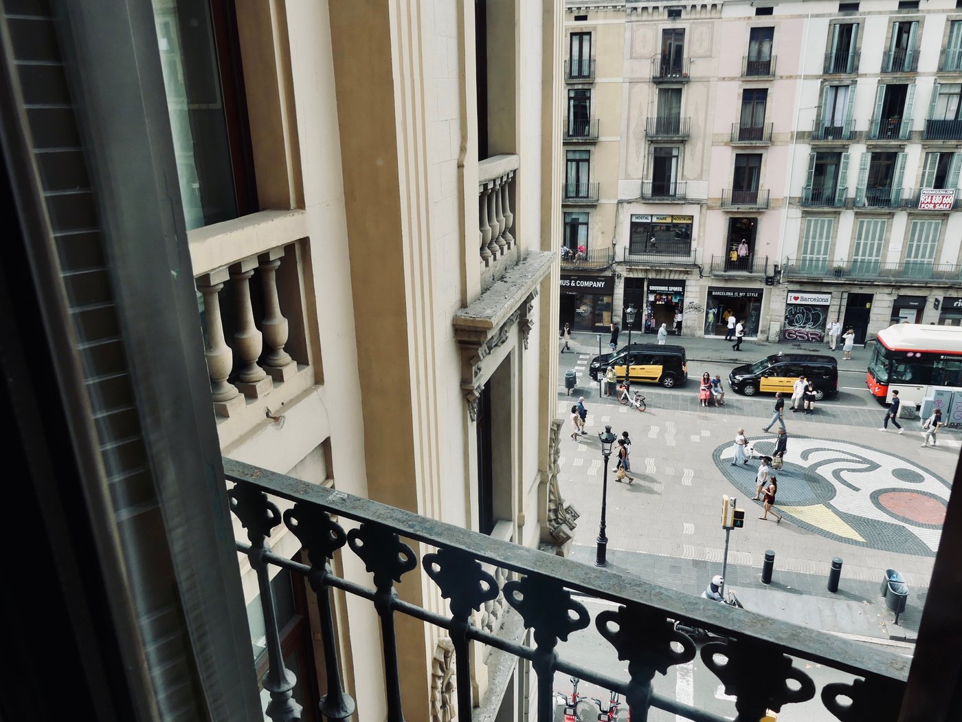 hotel ramblas internacional email address