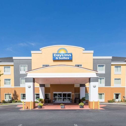 THE 10 CLOSEST Hotels to Hampton Inn Savannah - I-95 North, Port Wentworth