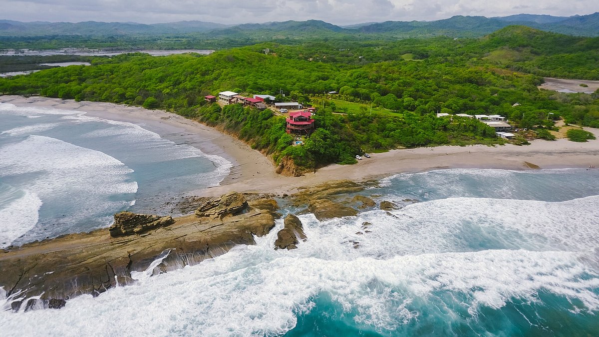 Magnific Rock - Surf Resort &amp; Yoga Retreat, hotel em Departamento de Rivas