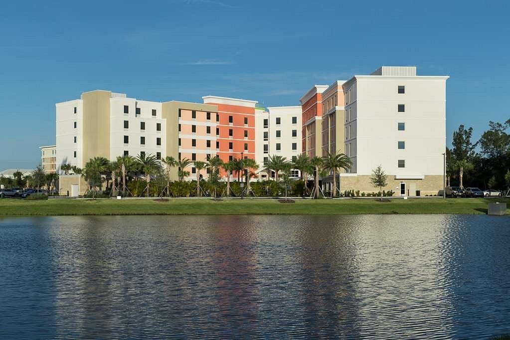 Hampton Inn &amp; Suites Cape Canaveral Cruise Port, hotell i Cape Canaveral