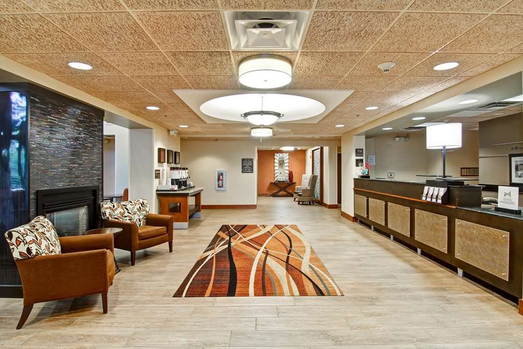 Hotel photo 2 of Hampton Inn & Suites Leesburg.