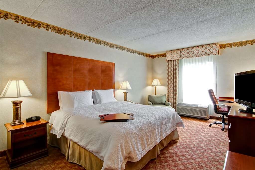 Hotel photo 5 of Hampton Inn & Suites Leesburg.
