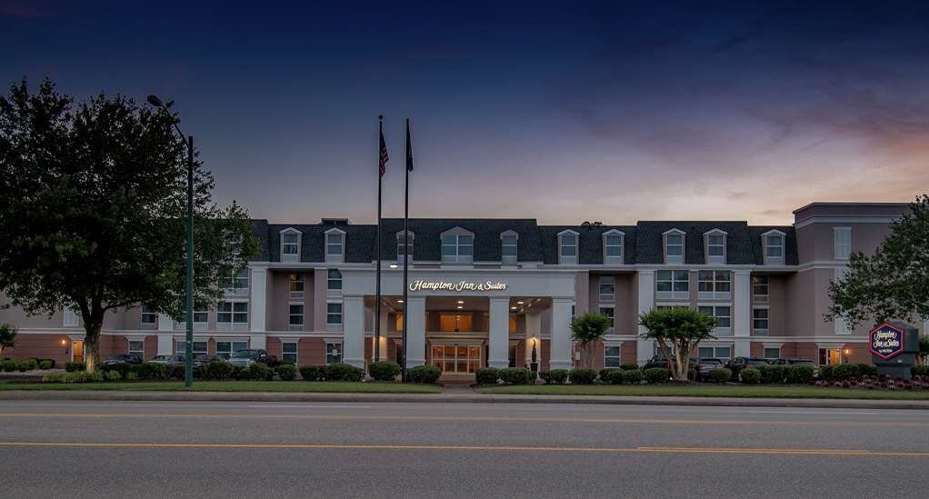 Hotel photo 36 of Hampton Inn & Suites Williamsburg-Richmond Rd..