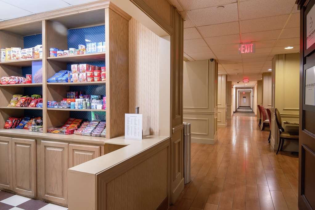 Hotel photo 33 of Hampton Inn & Suites Williamsburg-Richmond Rd..