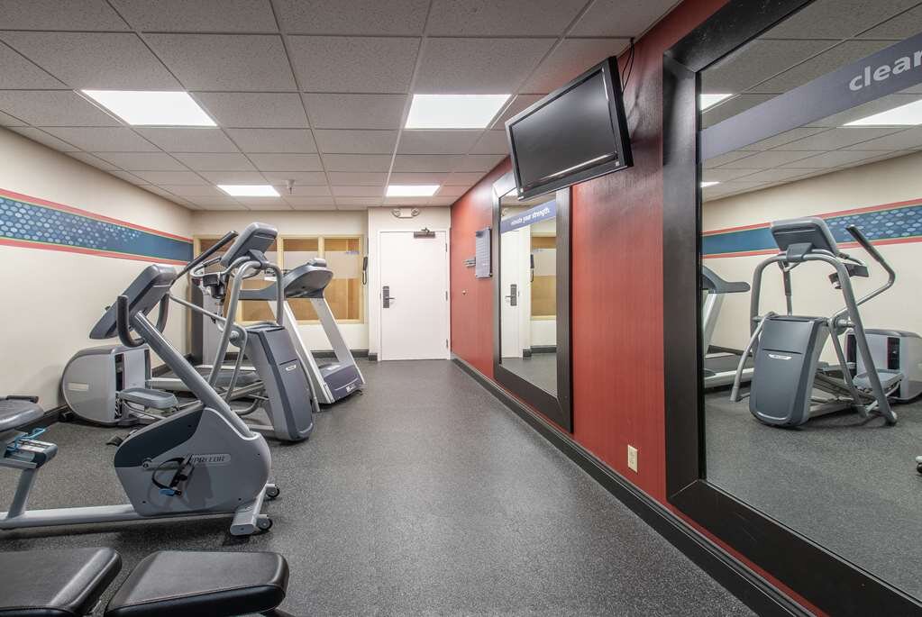 Hotel photo 1 of Hampton Inn & Suites Williamsburg-Richmond Rd..