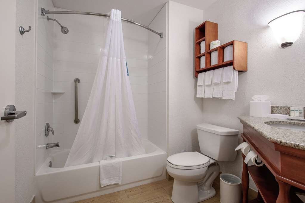 Hotel photo 14 of Hampton Inn & Suites Williamsburg-Richmond Rd..