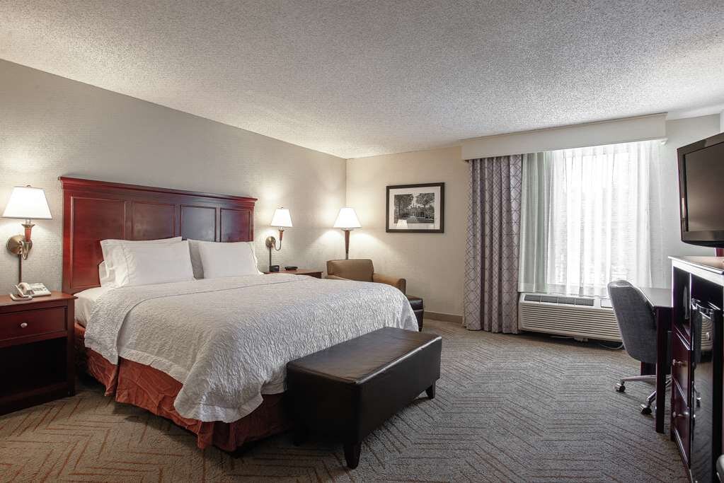 Hotel photo 28 of Hampton Inn & Suites Williamsburg-Richmond Rd..