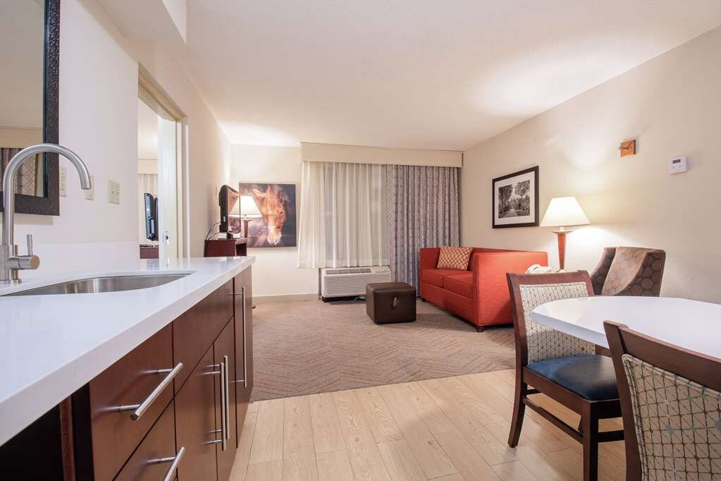 Hotel photo 23 of Hampton Inn & Suites Williamsburg-Richmond Rd..