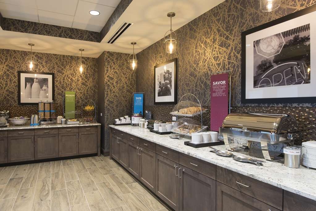 Hotel photo 3 of Hampton Inn & Suites Grand Rapids Downtown.