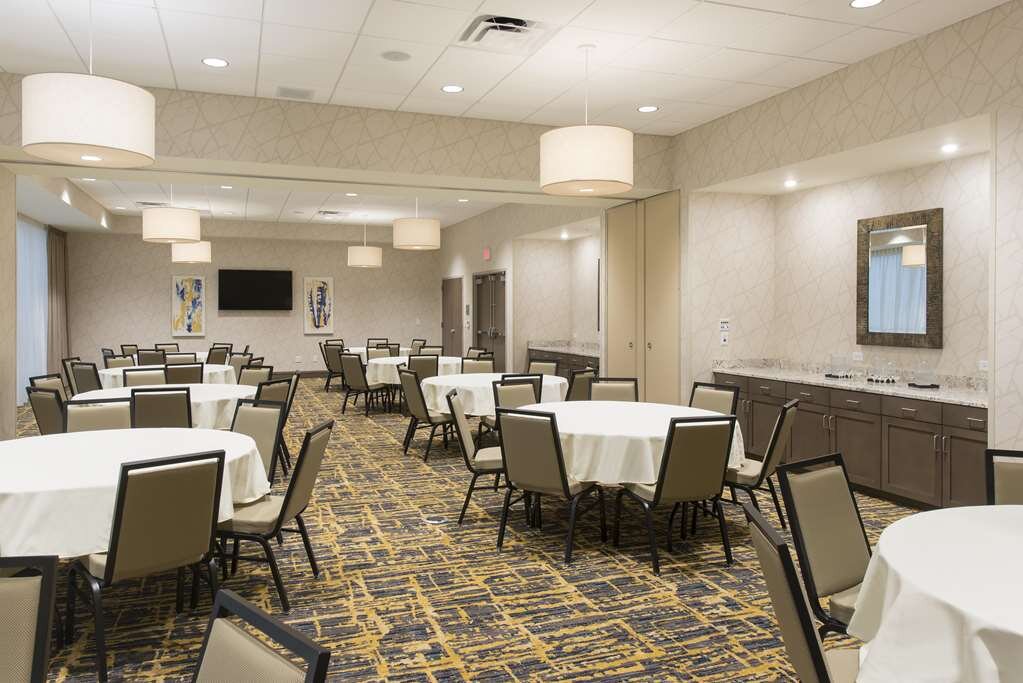 Hotel photo 11 of Hampton Inn & Suites Grand Rapids Downtown.
