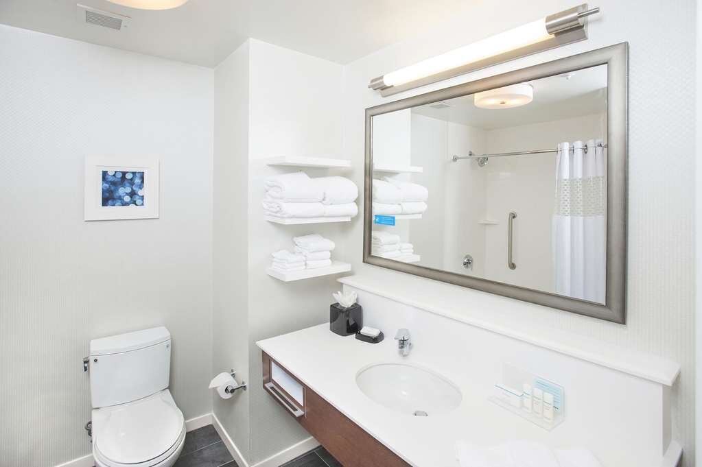 Hotel photo 8 of Hampton Inn & Suites LAX El Segundo.