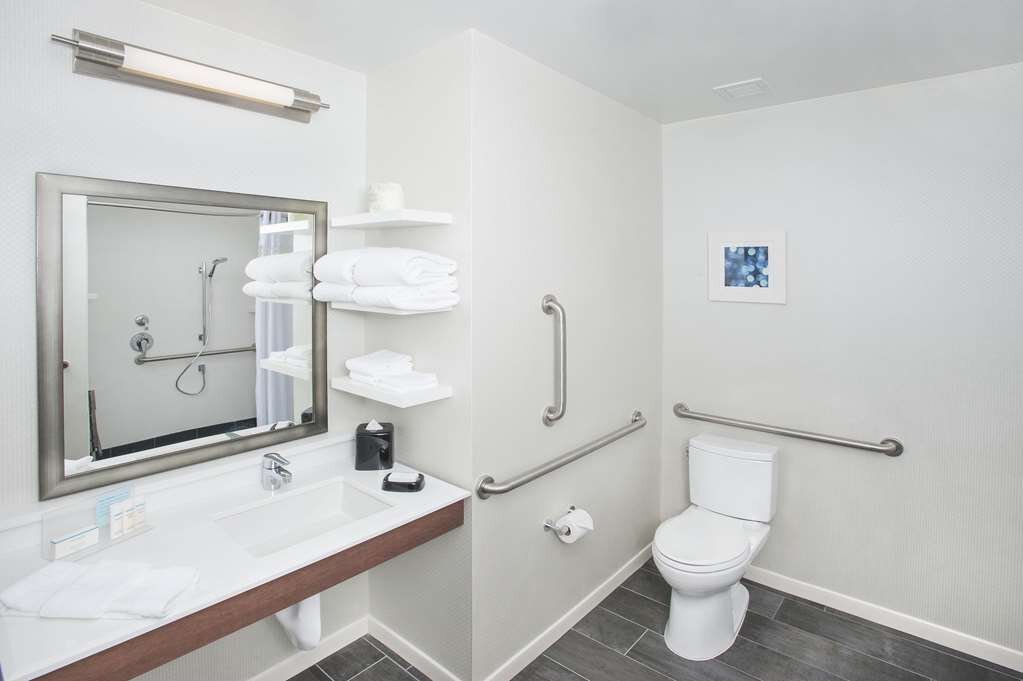 Hotel photo 12 of Hampton Inn & Suites LAX El Segundo.