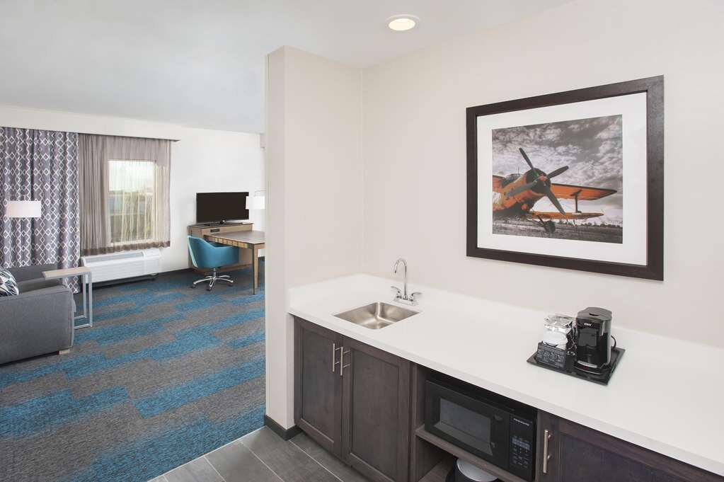 Hotel photo 17 of Hampton Inn & Suites LAX El Segundo.