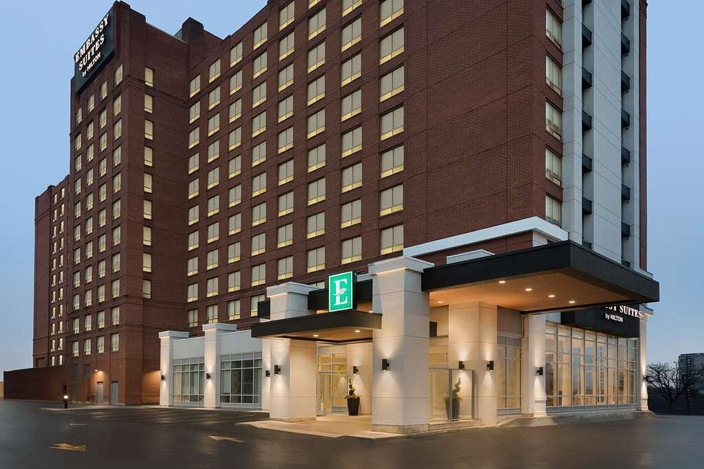 Embassy Suites by Hilton Toronto Airport, hotel in Toronto