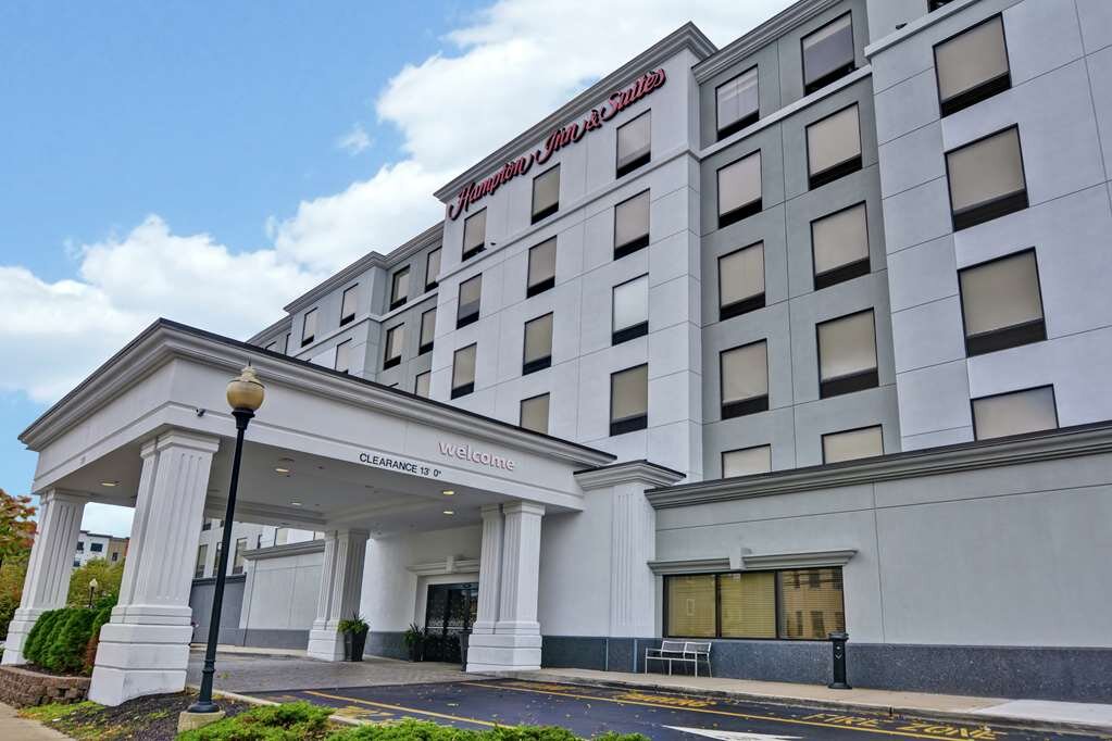Hotel photo 32 of Hampton Inn & Suites Newark-Harrison-Riverwalk.