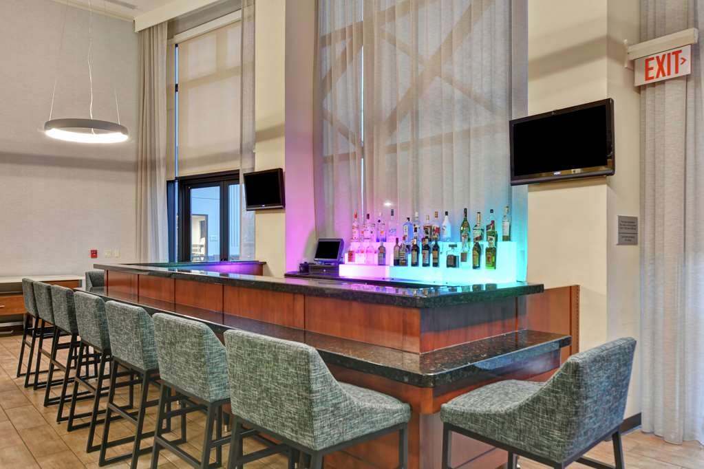 Hotel photo 12 of Hampton Inn & Suites Newark-Harrison-Riverwalk.