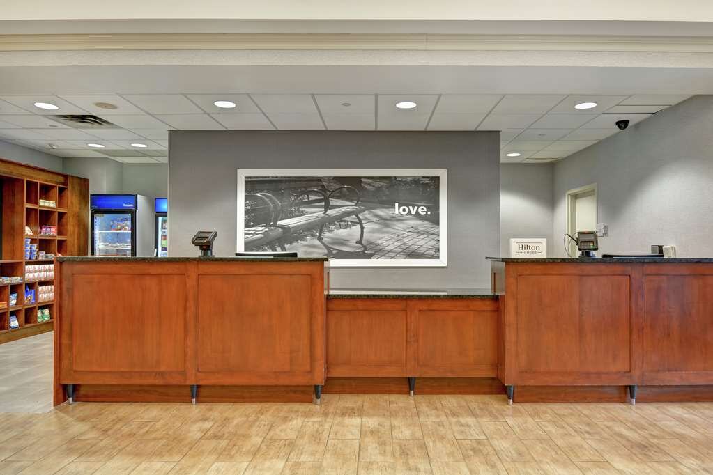 Hotel photo 40 of Hampton Inn & Suites Newark-Harrison-Riverwalk.