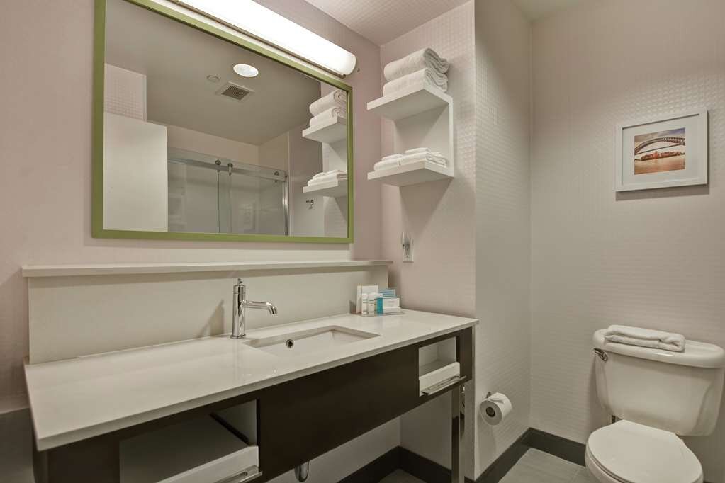 Hotel photo 35 of Hampton Inn & Suites Newark-Harrison-Riverwalk.