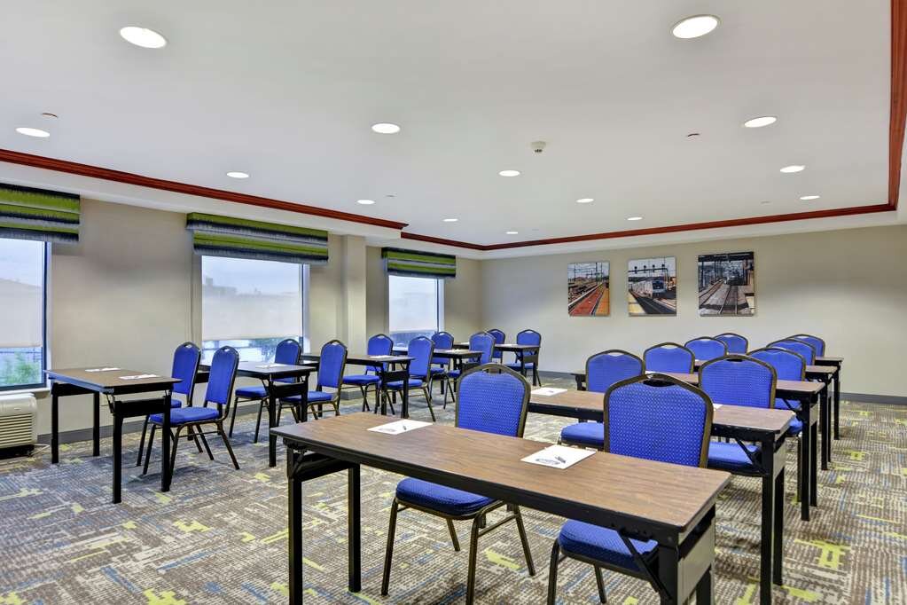 Hotel photo 33 of Hampton Inn & Suites Newark-Harrison-Riverwalk.