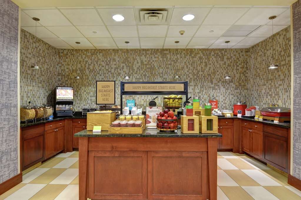 Hotel photo 24 of Hampton Inn & Suites Newark-Harrison-Riverwalk.