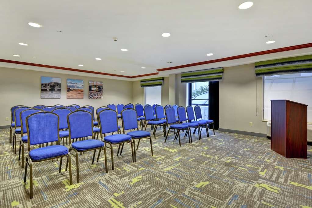 Hotel photo 22 of Hampton Inn & Suites Newark-Harrison-Riverwalk.