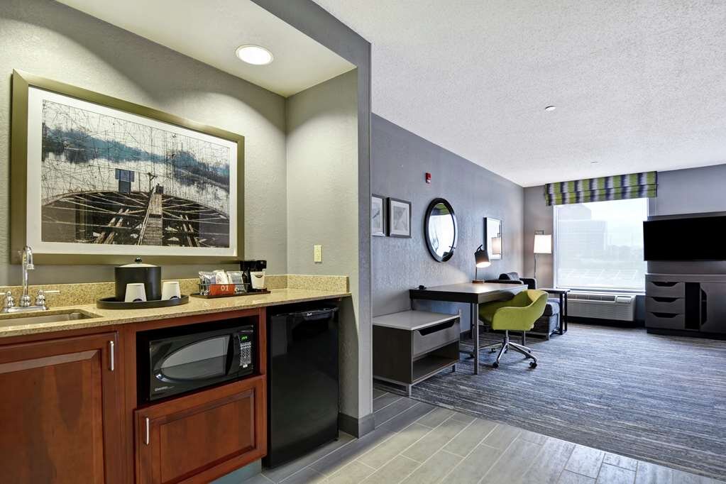 Hotel photo 25 of Hampton Inn & Suites Newark-Harrison-Riverwalk.