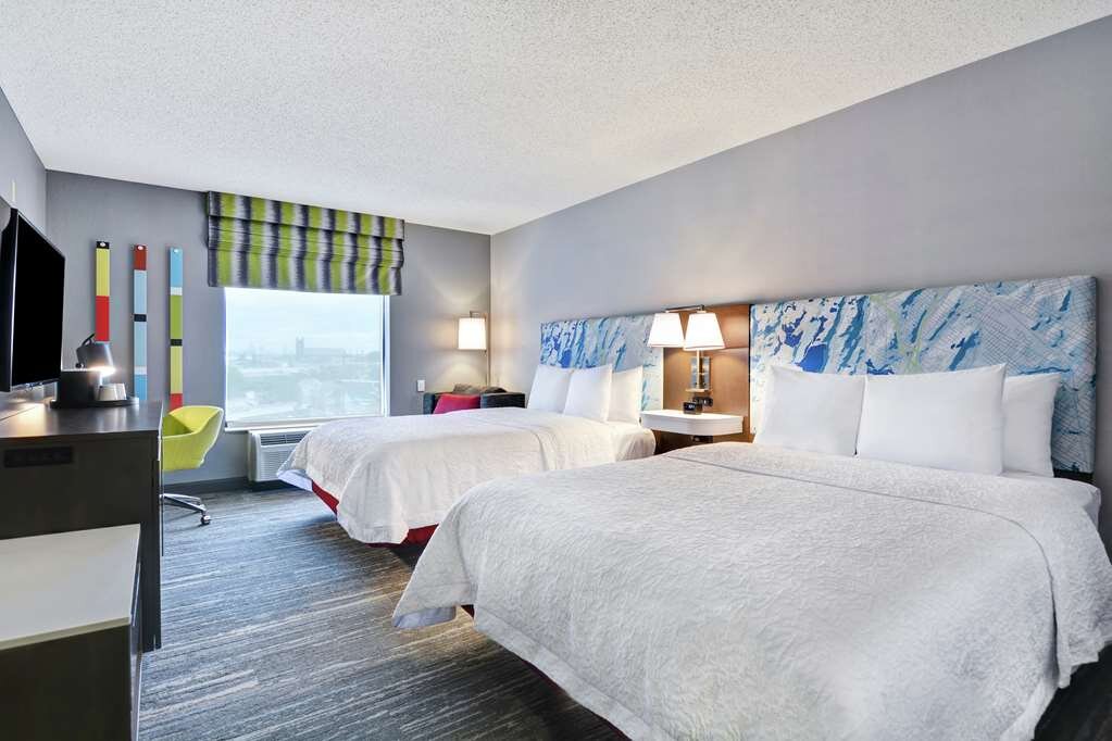 Hotel photo 1 of Hampton Inn & Suites Newark-Harrison-Riverwalk.