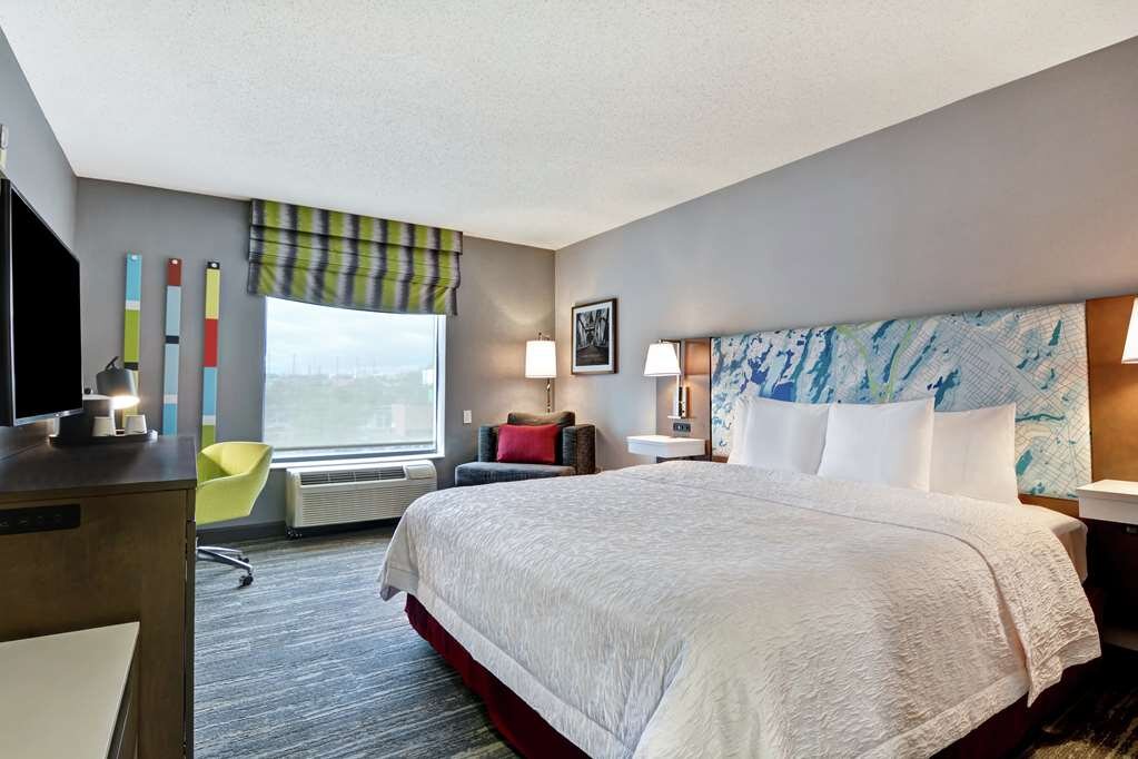 Hotel photo 43 of Hampton Inn & Suites Newark-Harrison-Riverwalk.