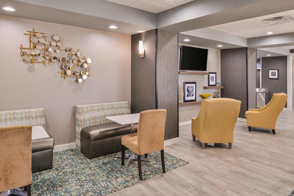 Hotel photo 5 of Hampton Inn Emporia.