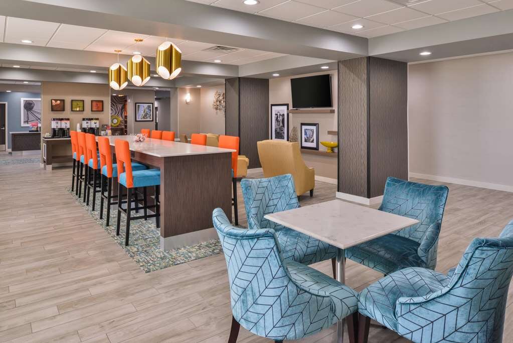 Hotel photo 25 of Hampton Inn Emporia.