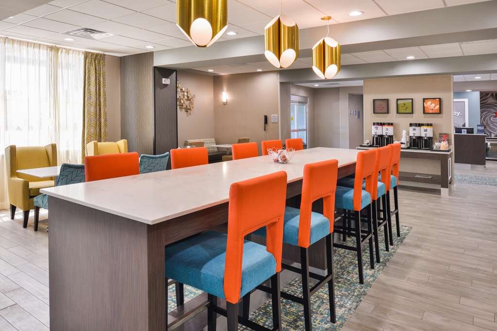 Hotel photo 20 of Hampton Inn Emporia.