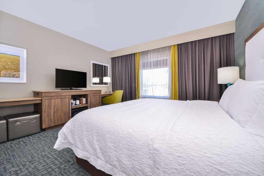 Hotel photo 39 of Hampton Inn Emporia.