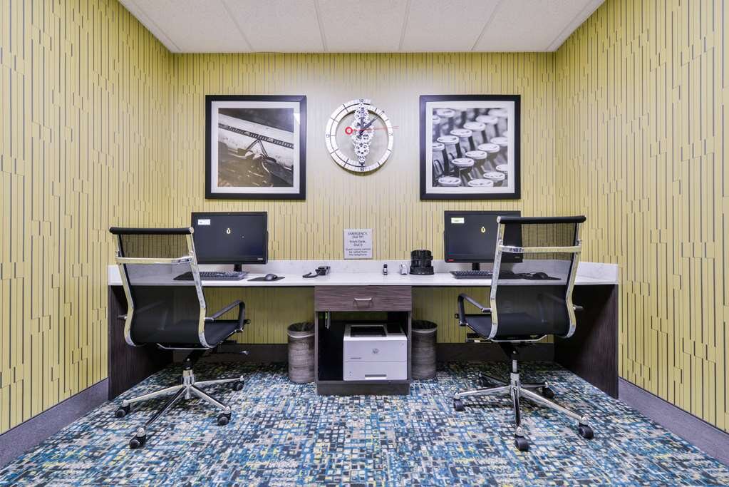 Hotel photo 16 of Hampton Inn Emporia.