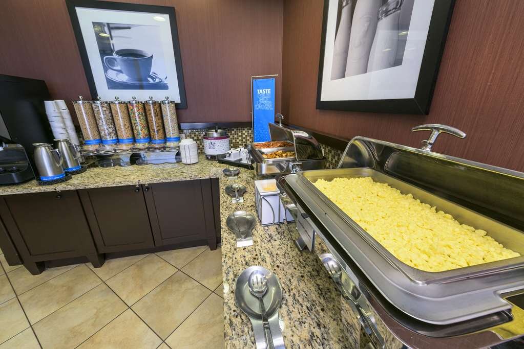 Hotel photo 8 of Hampton Inn & Suites Yonkers.