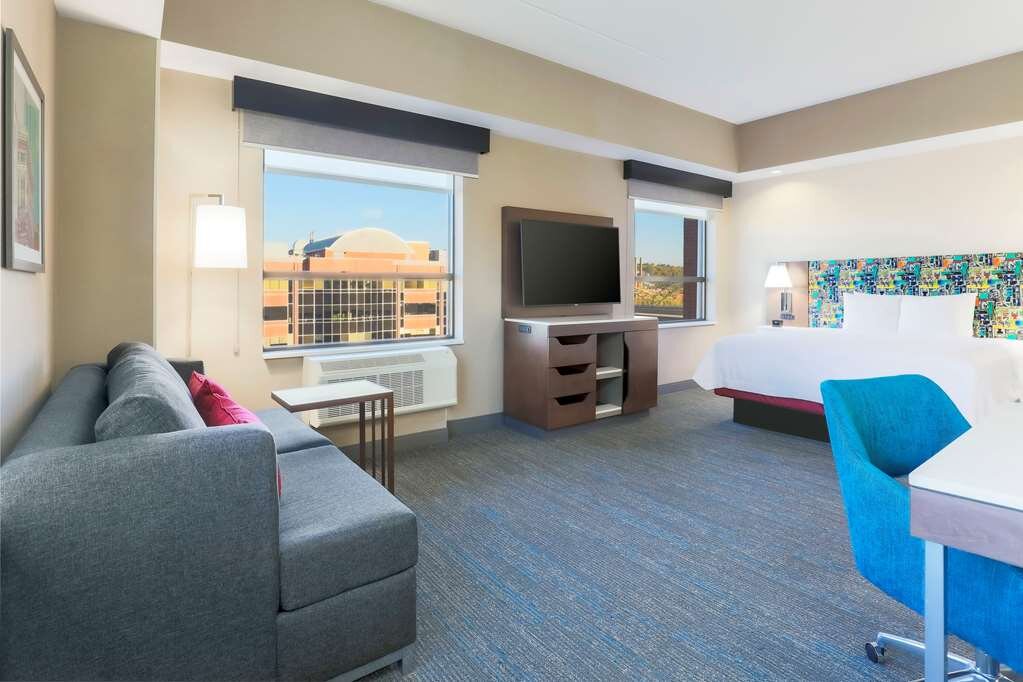 Hotel photo 21 of Hampton Inn & Suites Pittsburgh-Downtown.