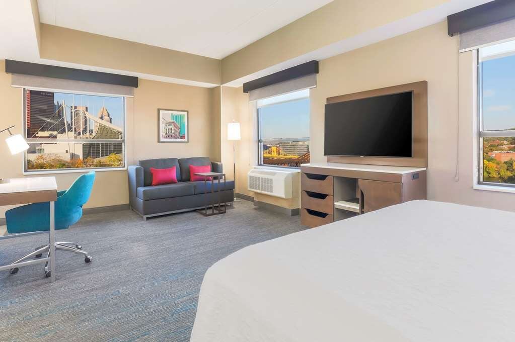 Hotel photo 30 of Hampton Inn & Suites Pittsburgh-Downtown.