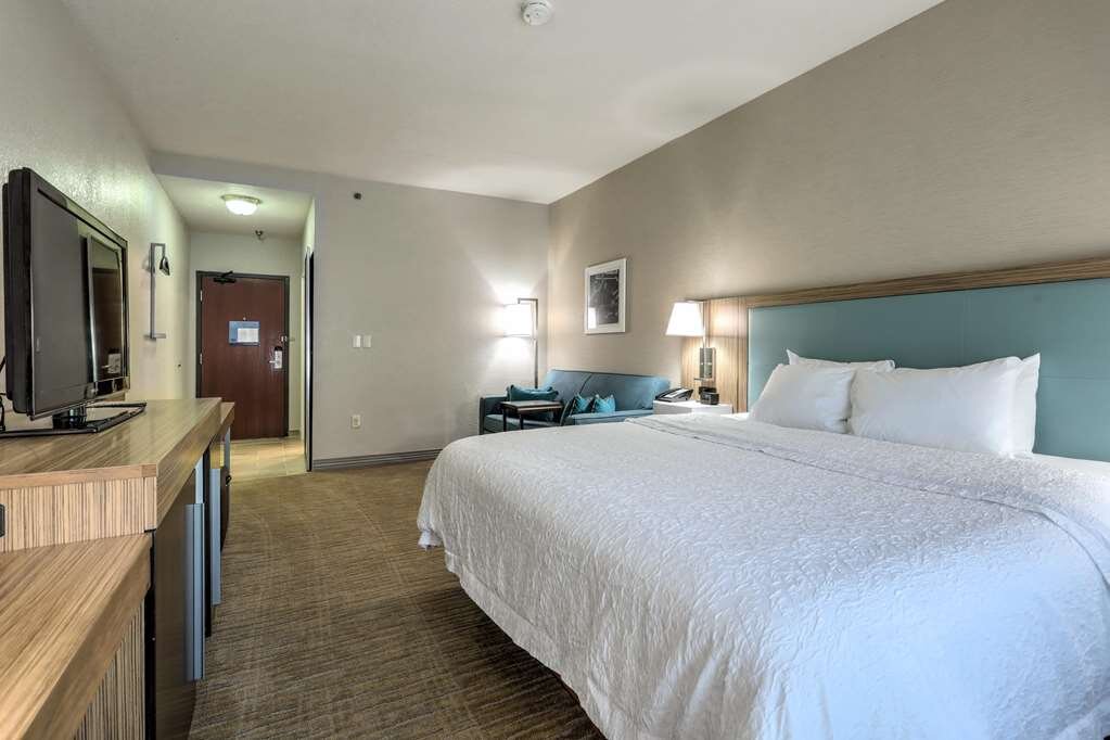 Hotel photo 2 of Hampton Inn Batavia.
