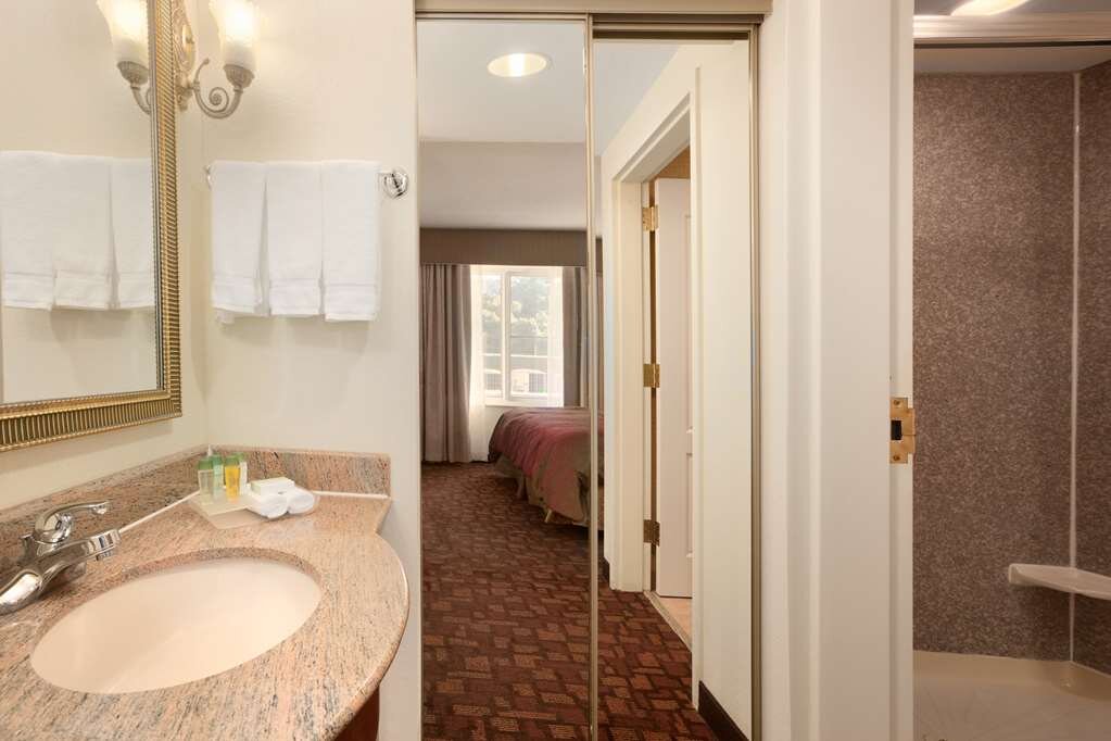 Hotel photo 16 of Homewood Suites by Hilton Edgewater-NYC Area.