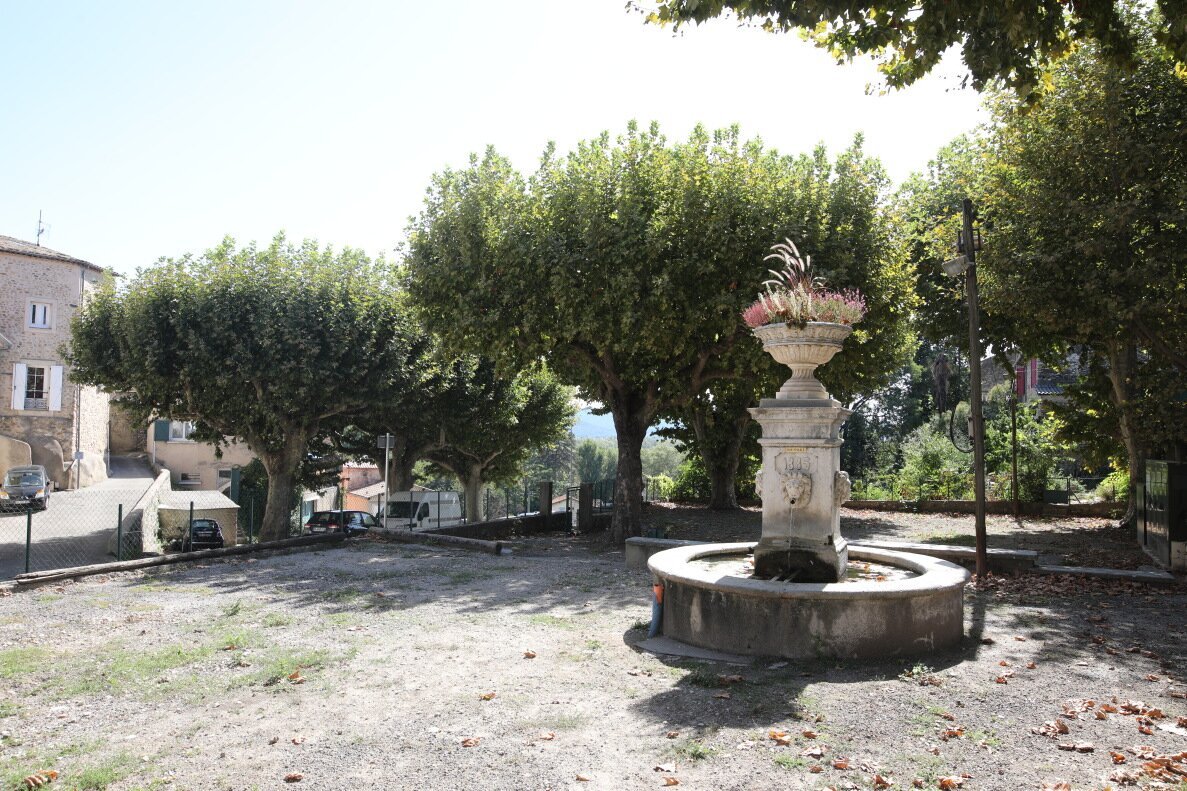 La Fontaine De La Place Ronde (La Brillanne) Aktuelle 2021 Lohnt es