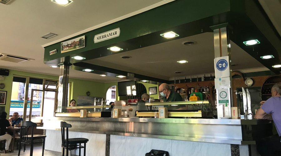Barra del local.